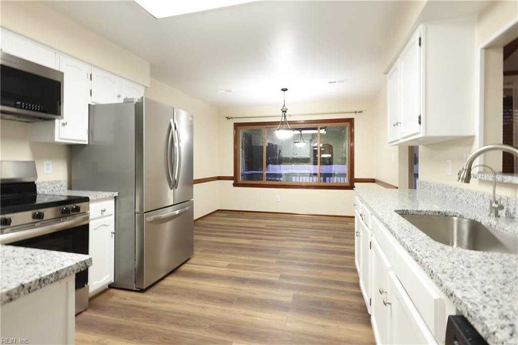 1008 Hollins College Ct - Photo 6 of 33