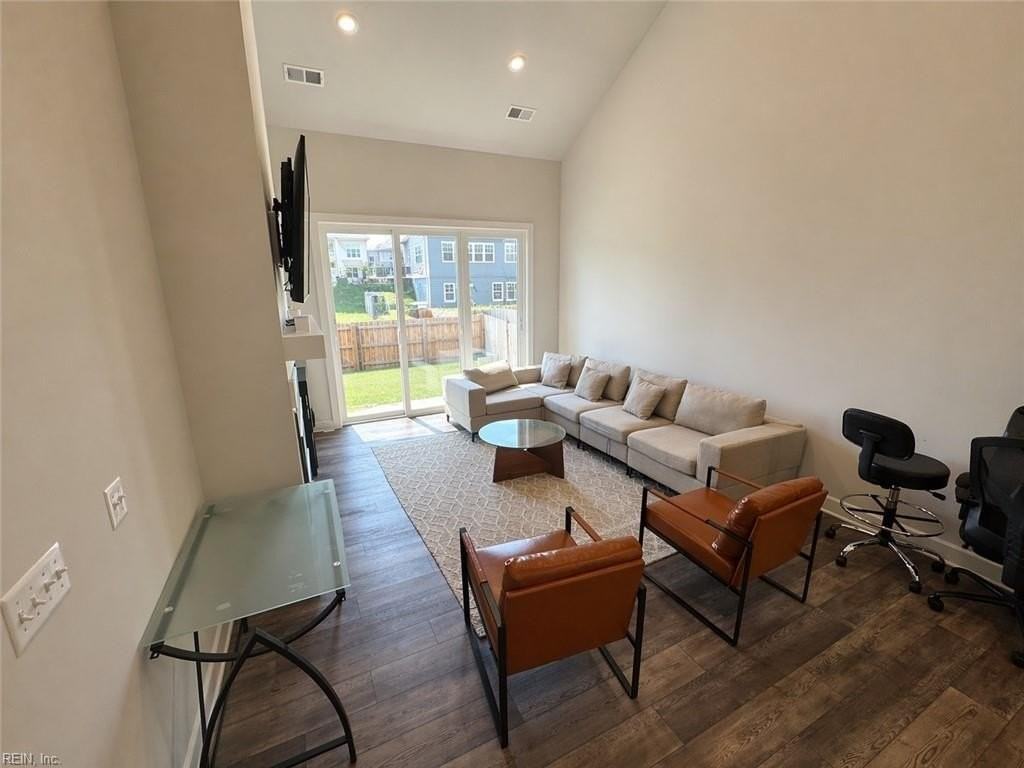 5256 Twilight Ct - Photo 3 of 21