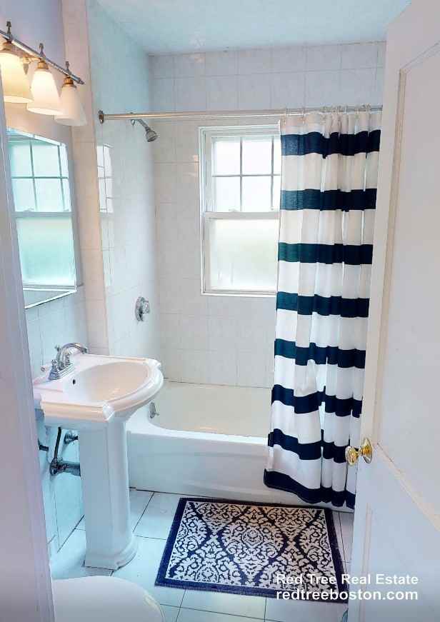 189 Wordsworth St #1 - Photo 4 of 9