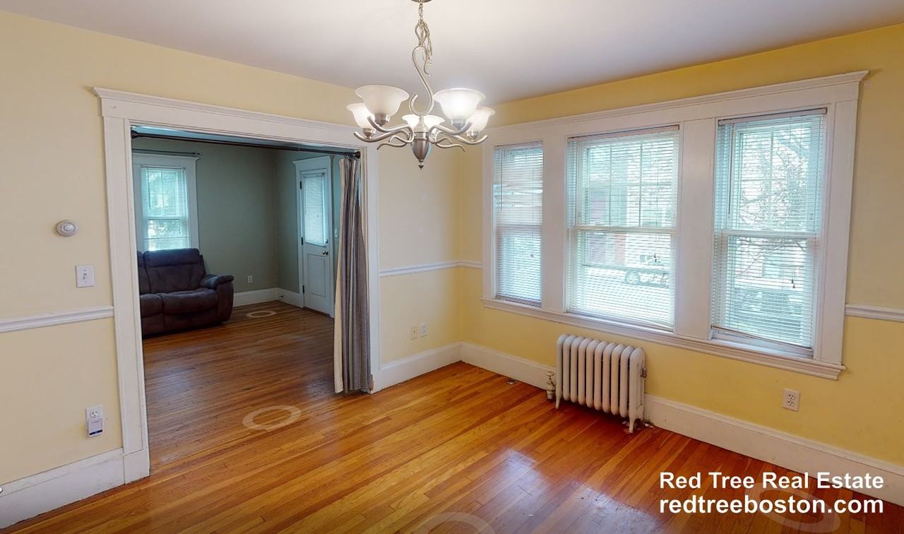 189 Wordsworth St #1 - Photo 5 of 9