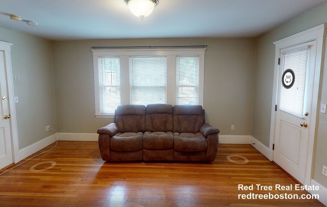 189 Wordsworth St #1 - Photo 6 of 9