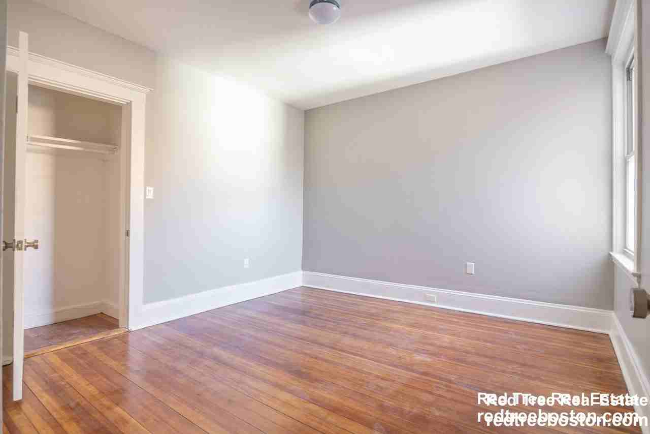 190 Kelton St #3 - Photo 7 of 12