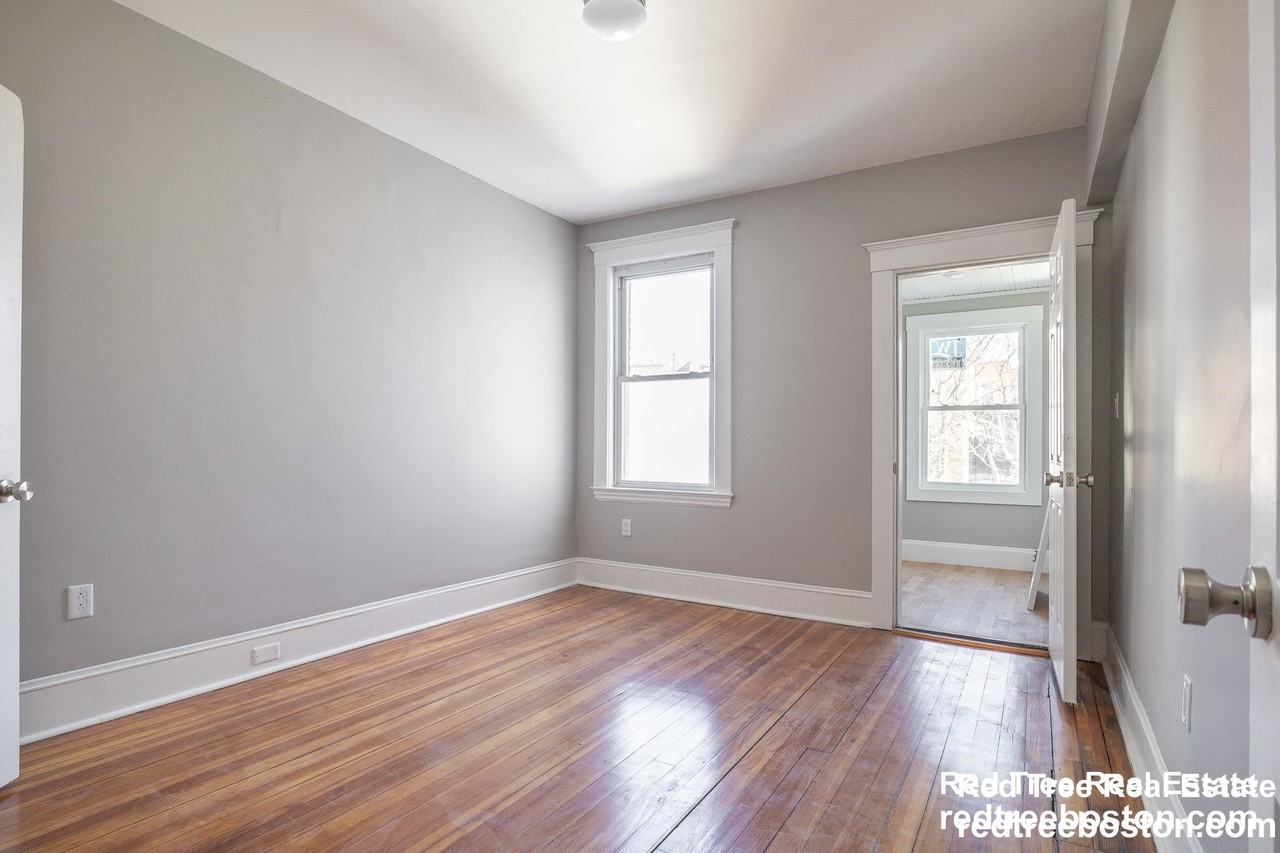 190 Kelton St #3 - Photo 5 of 12