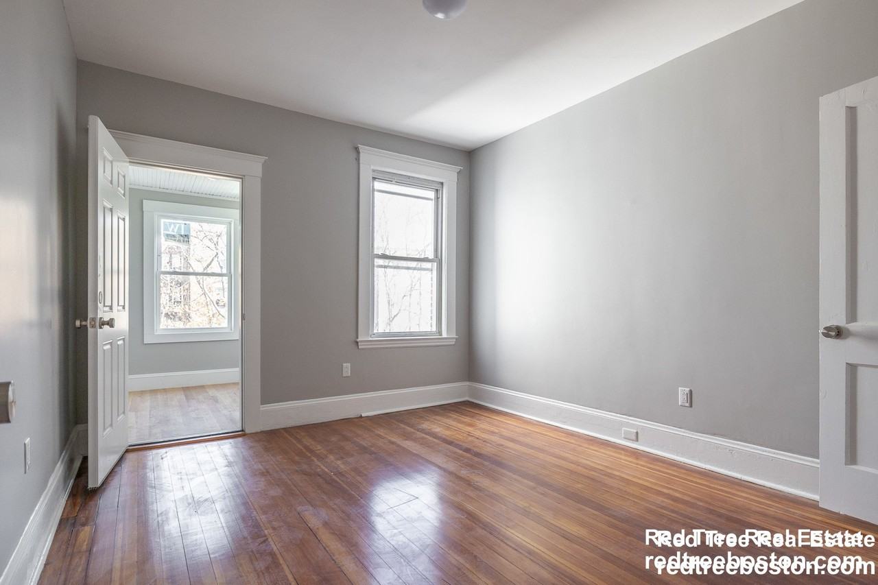 190 Kelton St #3 - Photo 6 of 12