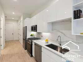 featured image of 812 W Adams St #410