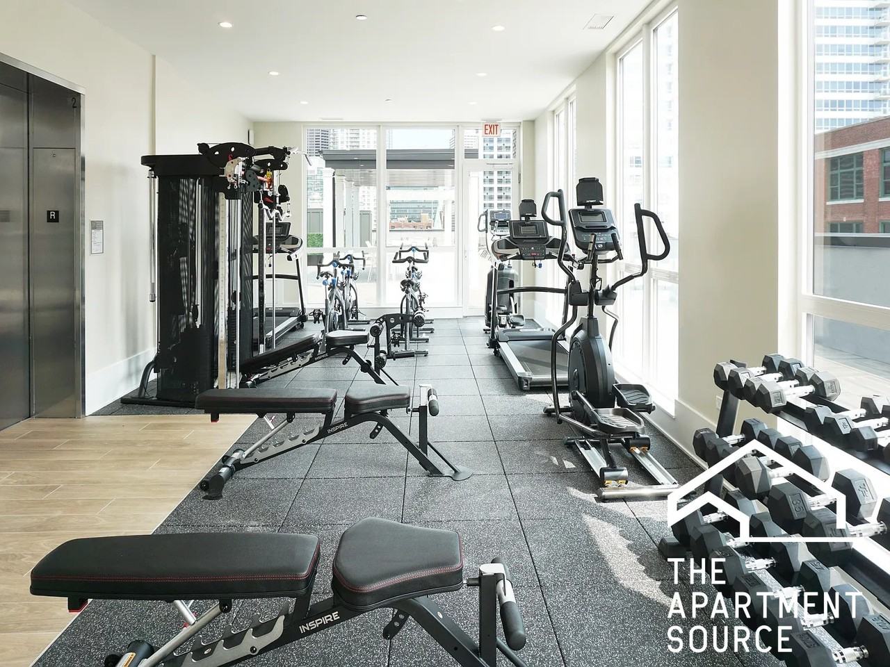 812 W Adams St #410 - Photo 4 of 8