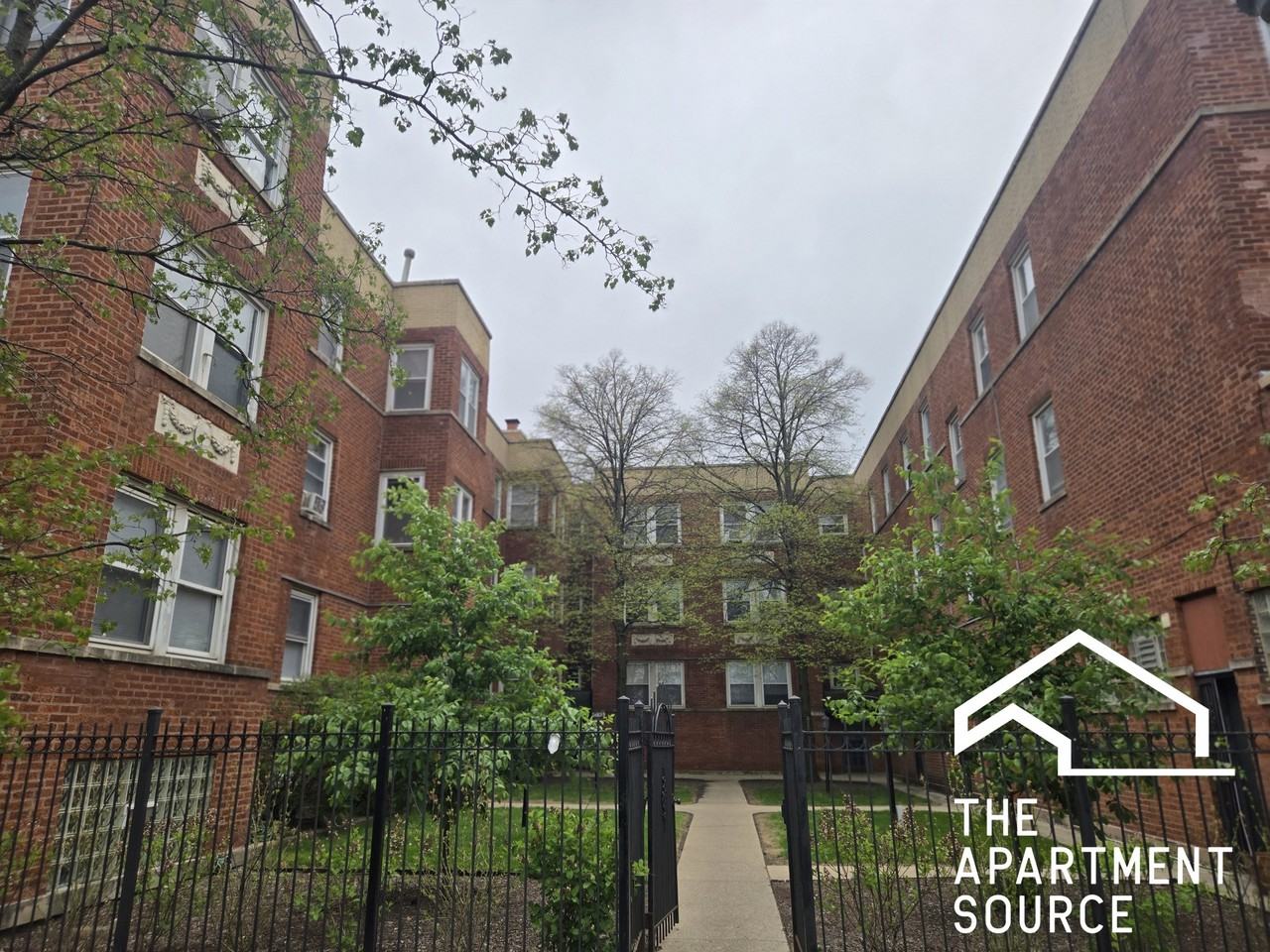 3157 W Argyle St #3E - Photo 7 of 8