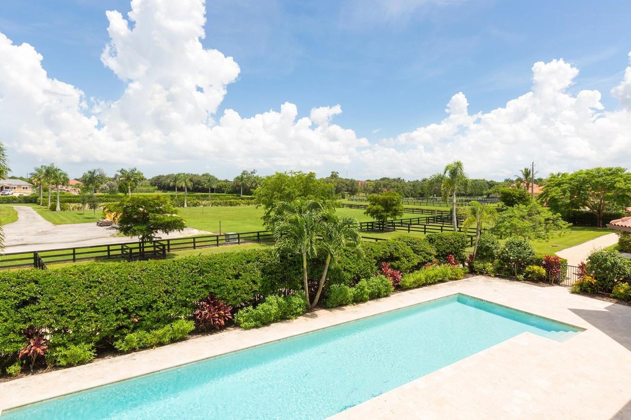 3310 Palm Beach Point Blvd #ONLY - Photo 5 of 6