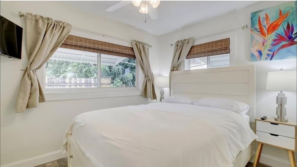 501 Sw 11th St #R - Photo 4 of 13