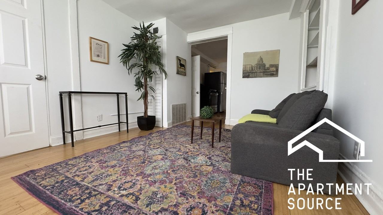 2642 W Hirsch St #1 - Photo 2 of 11