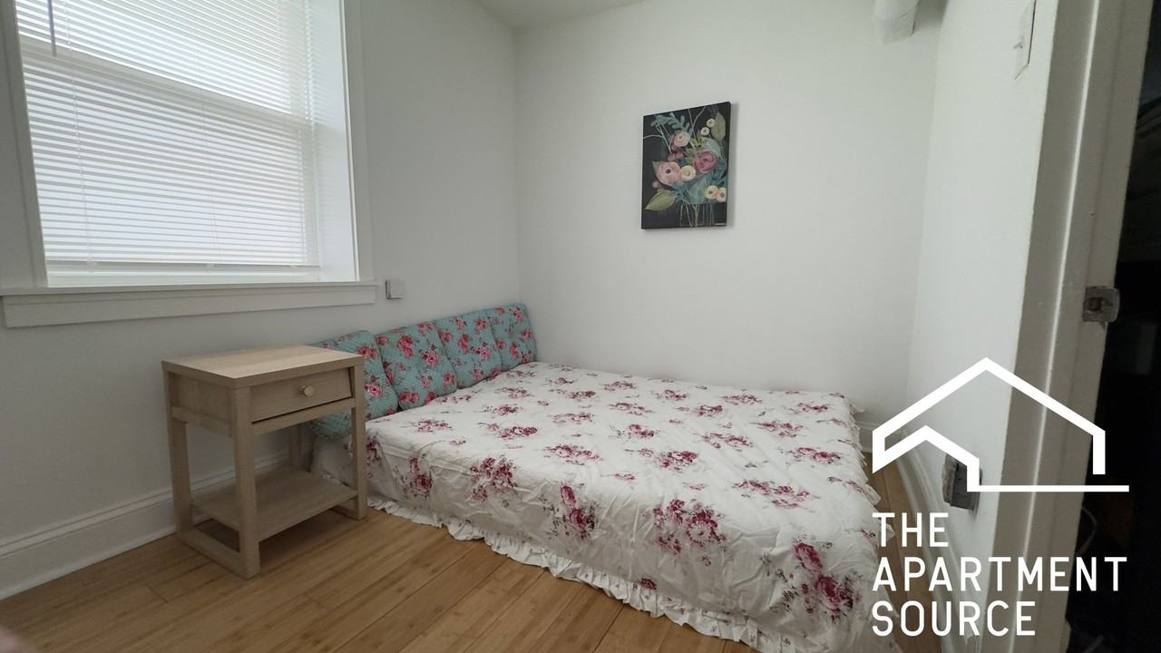 2642 W Hirsch St #1 - Photo 4 of 11