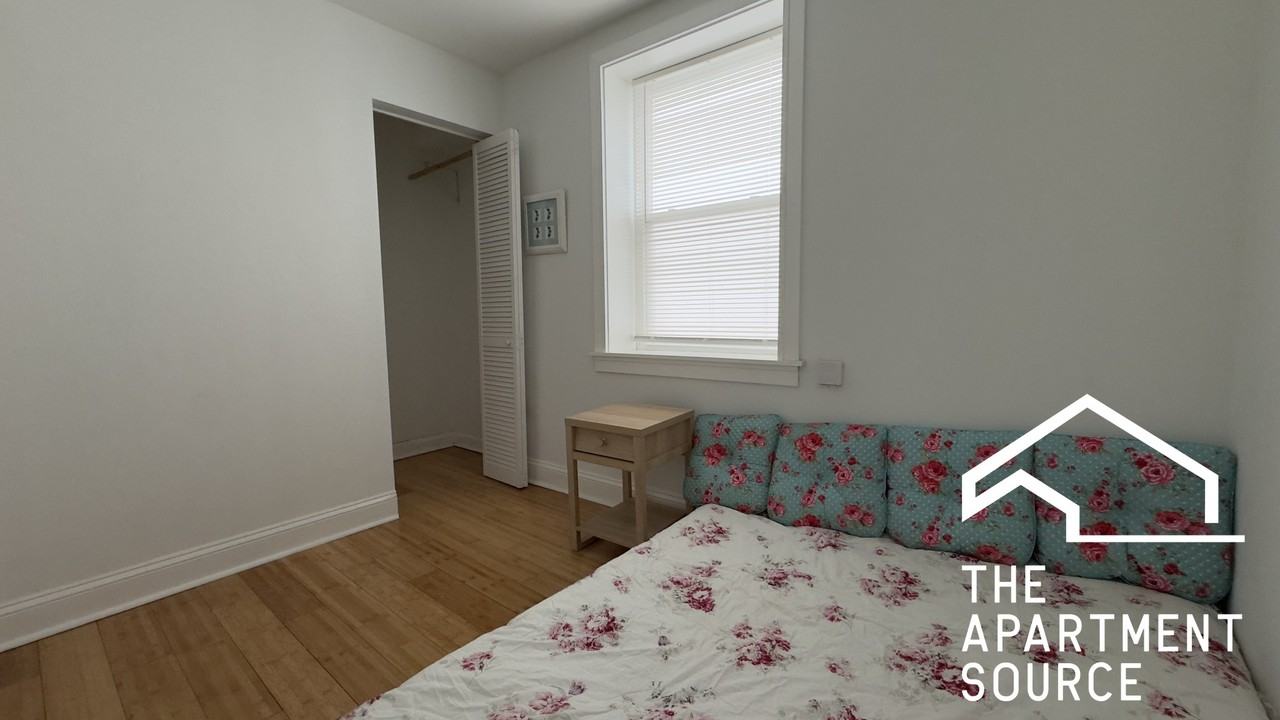 2642 W Hirsch St #1 - Photo 5 of 11