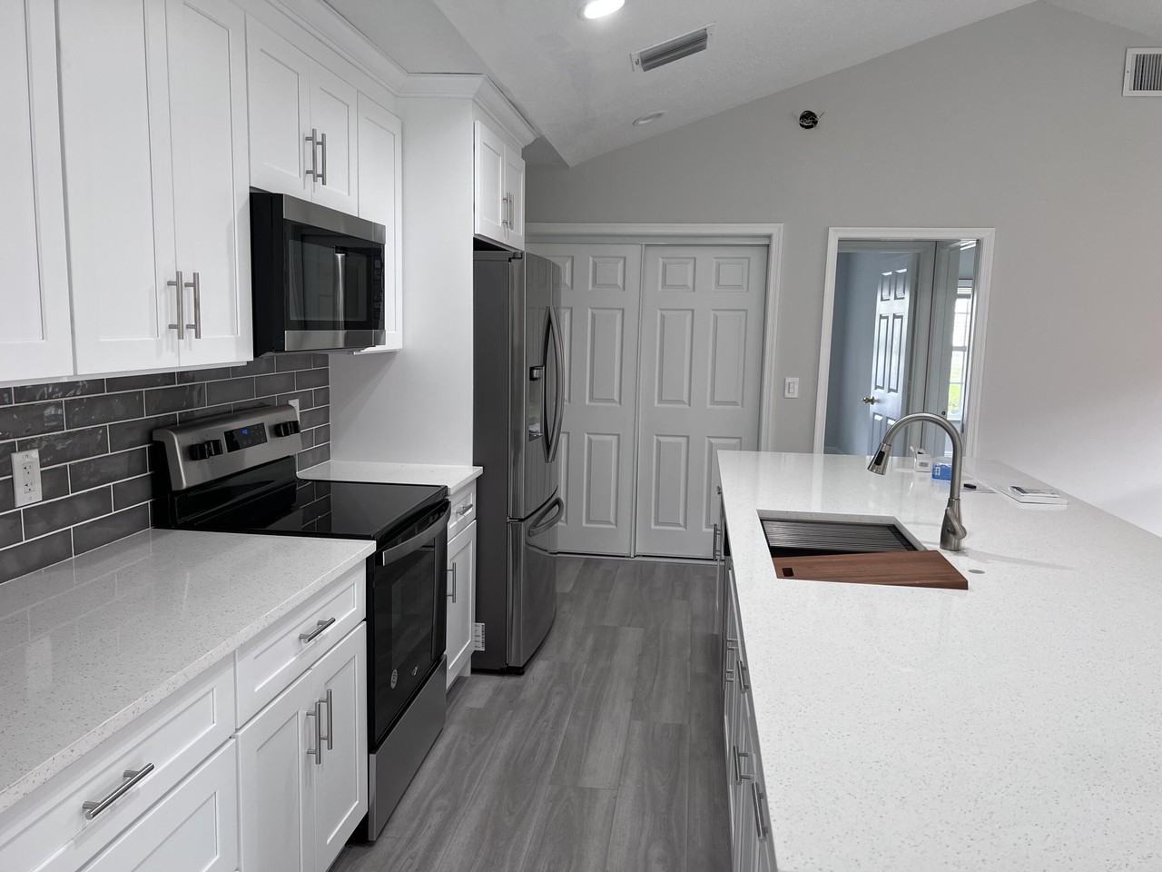 1598 Hawthorne Pl - Photo 6 of 38