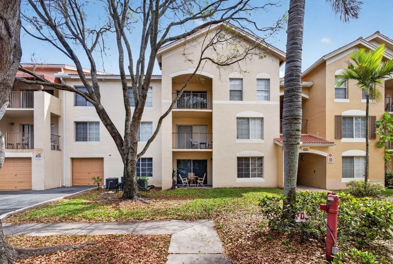 4211 San Marino Blvd #105 - Photo 2 of 48