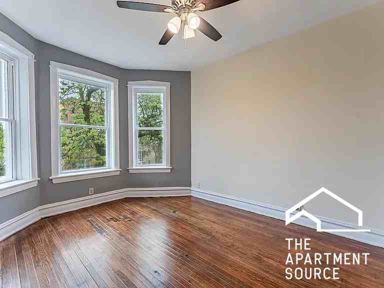 1426 S Avers Ave #2 - Photo 2 of 15