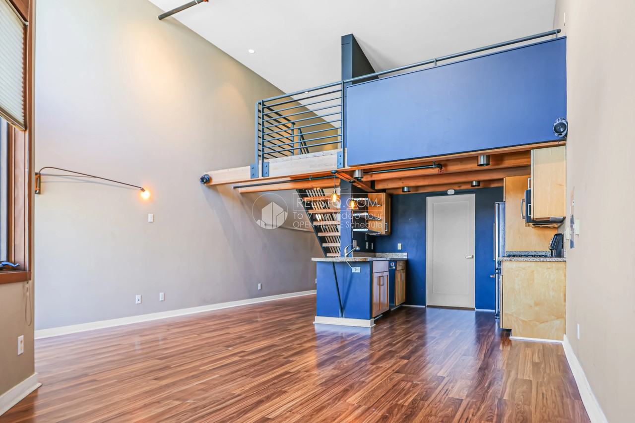 380 10th St #24 - Photo 2 of 22