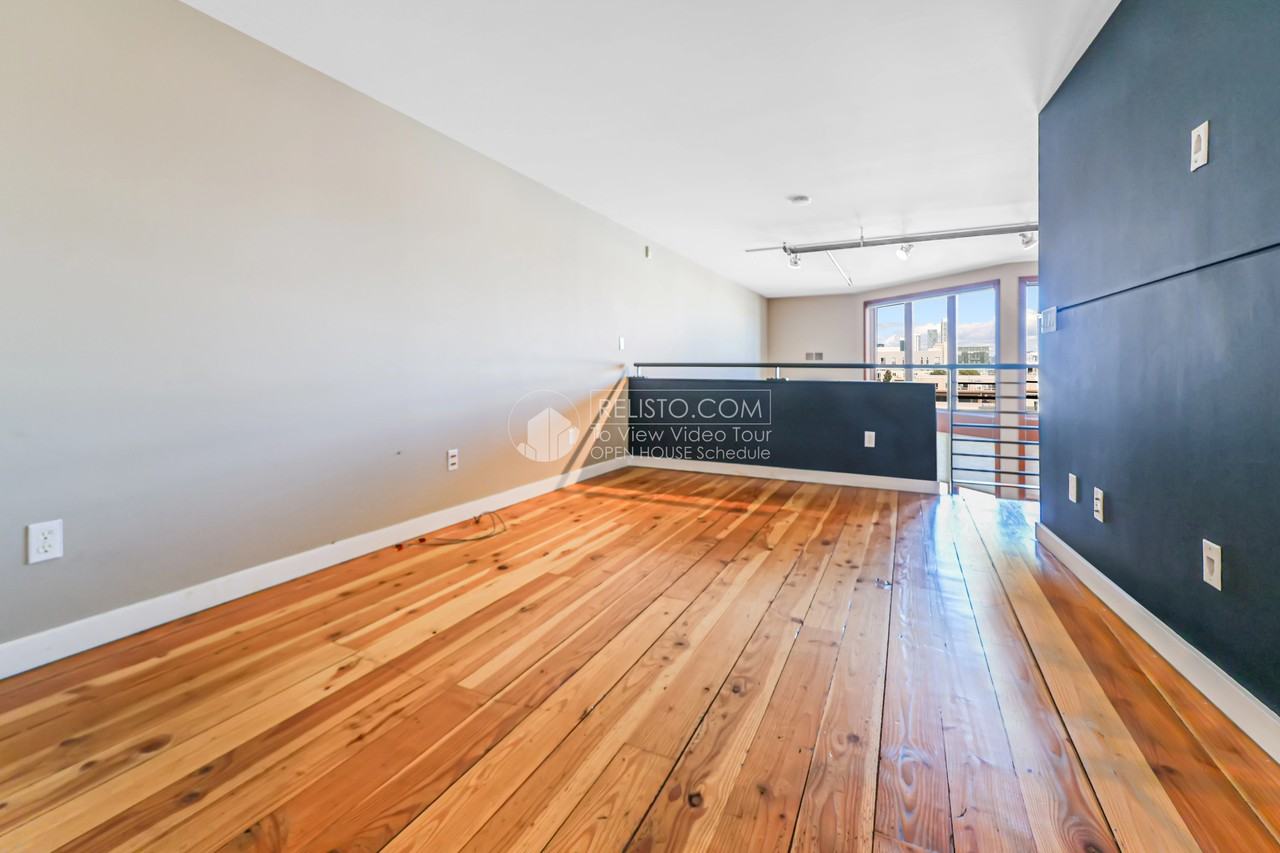 380 10th St #24 - Photo 7 of 22