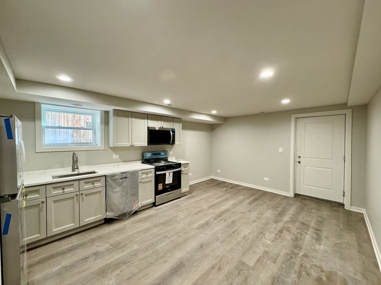 3812 N Wayne Ave #B - Photo 4 of 29