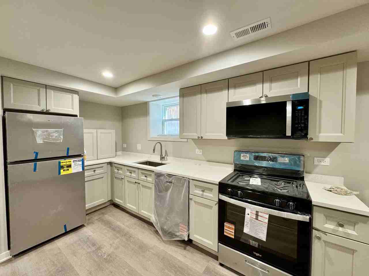 3812 N Wayne Ave #B - Photo 6 of 29