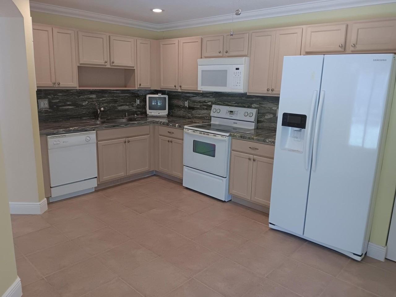 4983 Pinemore Ln #4983 - Photo 5 of 18