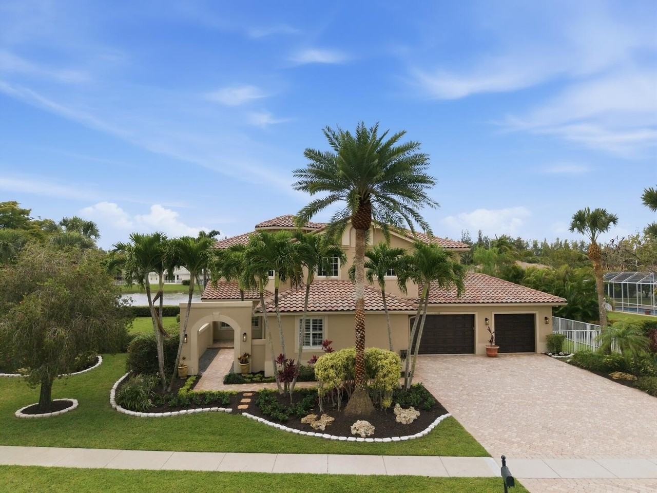 11788 Knightsbridge Pl - Photo 2 of 50