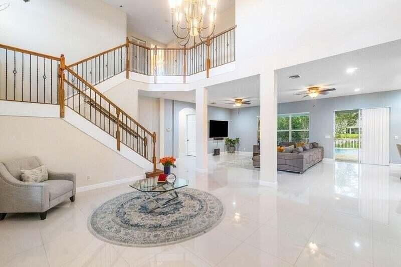 9271 Madewood Ct - Photo 6 of 25