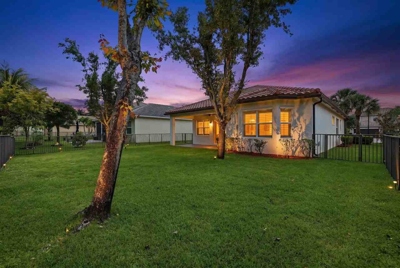 2106 Belcara Ct - Photo 2 of 36