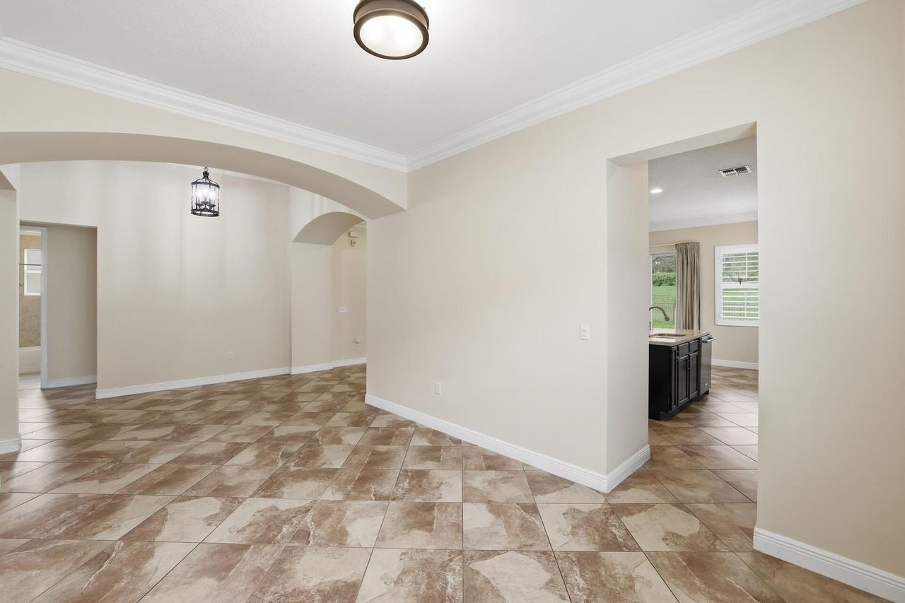 2106 Belcara Ct - Photo 6 of 36
