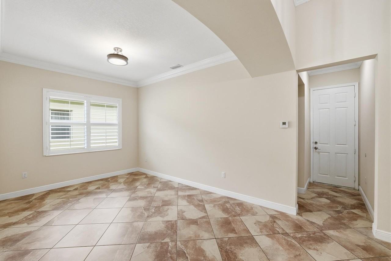 2106 Belcara Ct - Photo 7 of 36