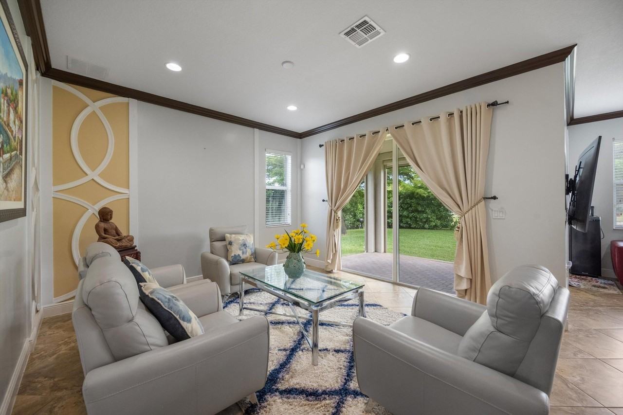 2352 Bellarosa Cir - Photo 5 of 36