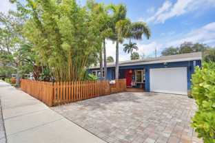 721 N Lakeside Dr - Photo 1 of 1