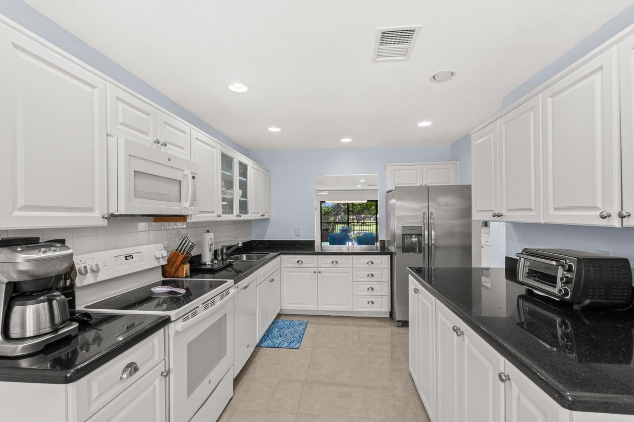 5 Westgate Ln #B - Photo 6 of 50