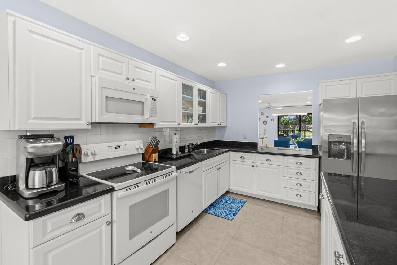 5 Westgate Ln #B - Photo 7 of 50