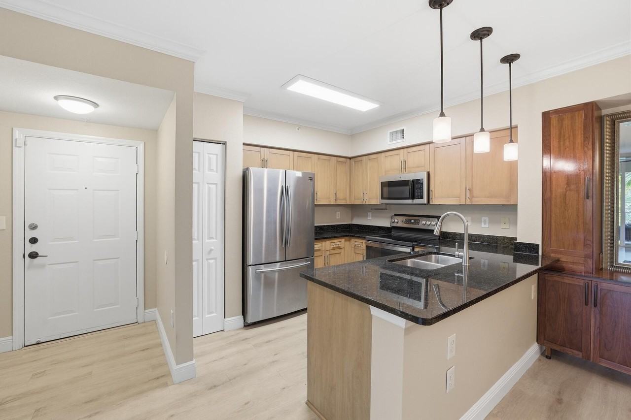 6559 Emerald Dunes Dr #308 - Photo 3 of 21