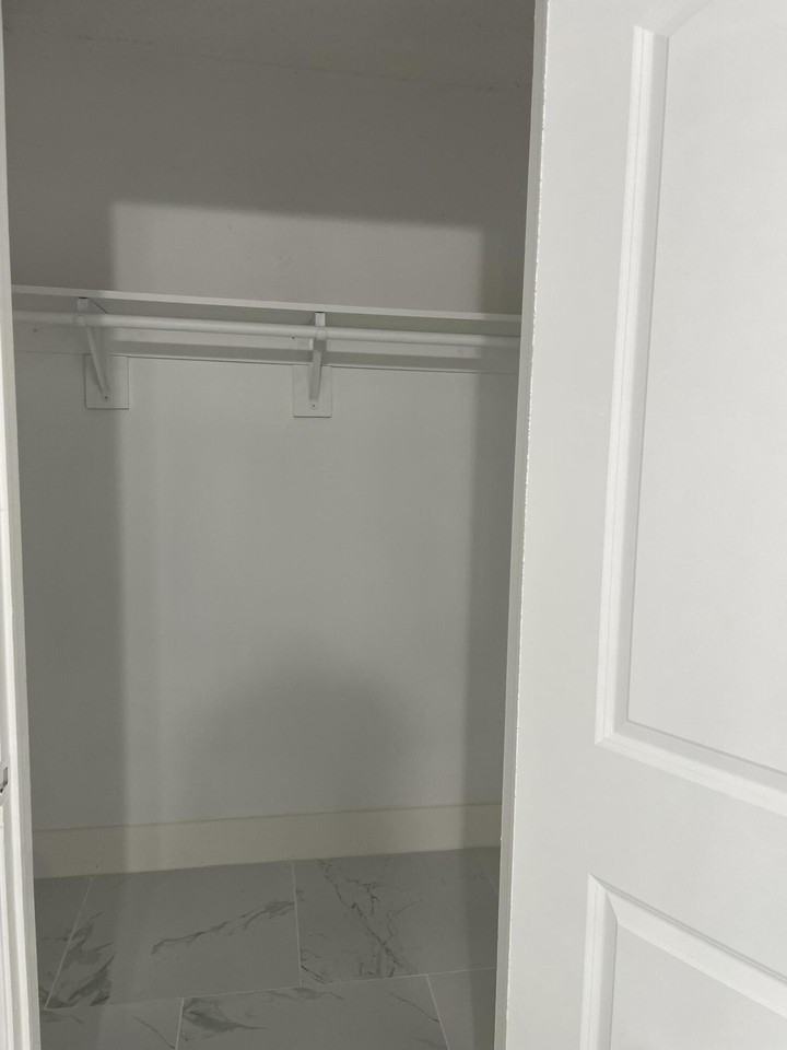 8131 Sw 6th St - Photo 5 of 15