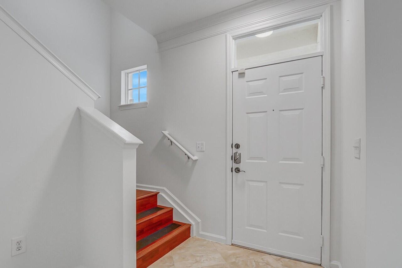 826 Dakota Dr #105 - Photo 5 of 34