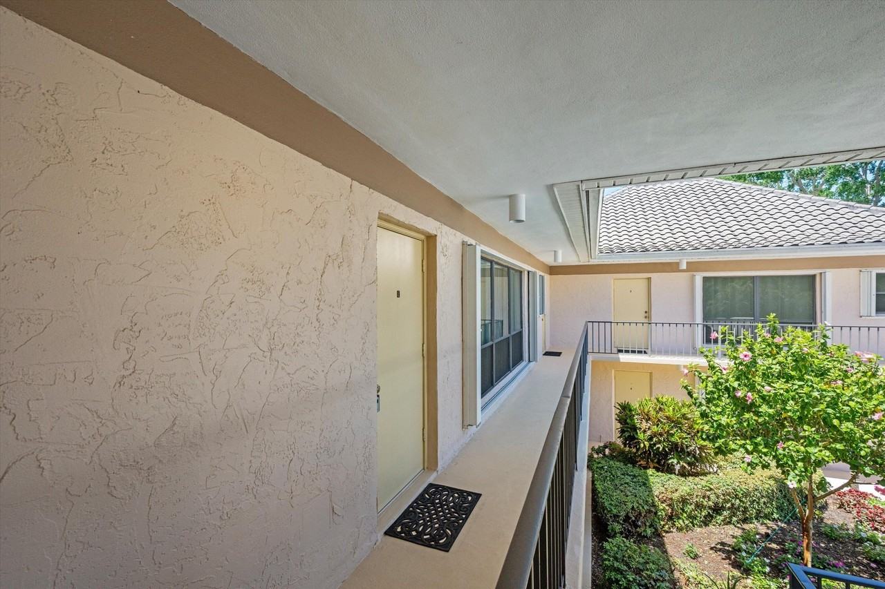 16 Turtle Creek Dr #E - Photo 5 of 50