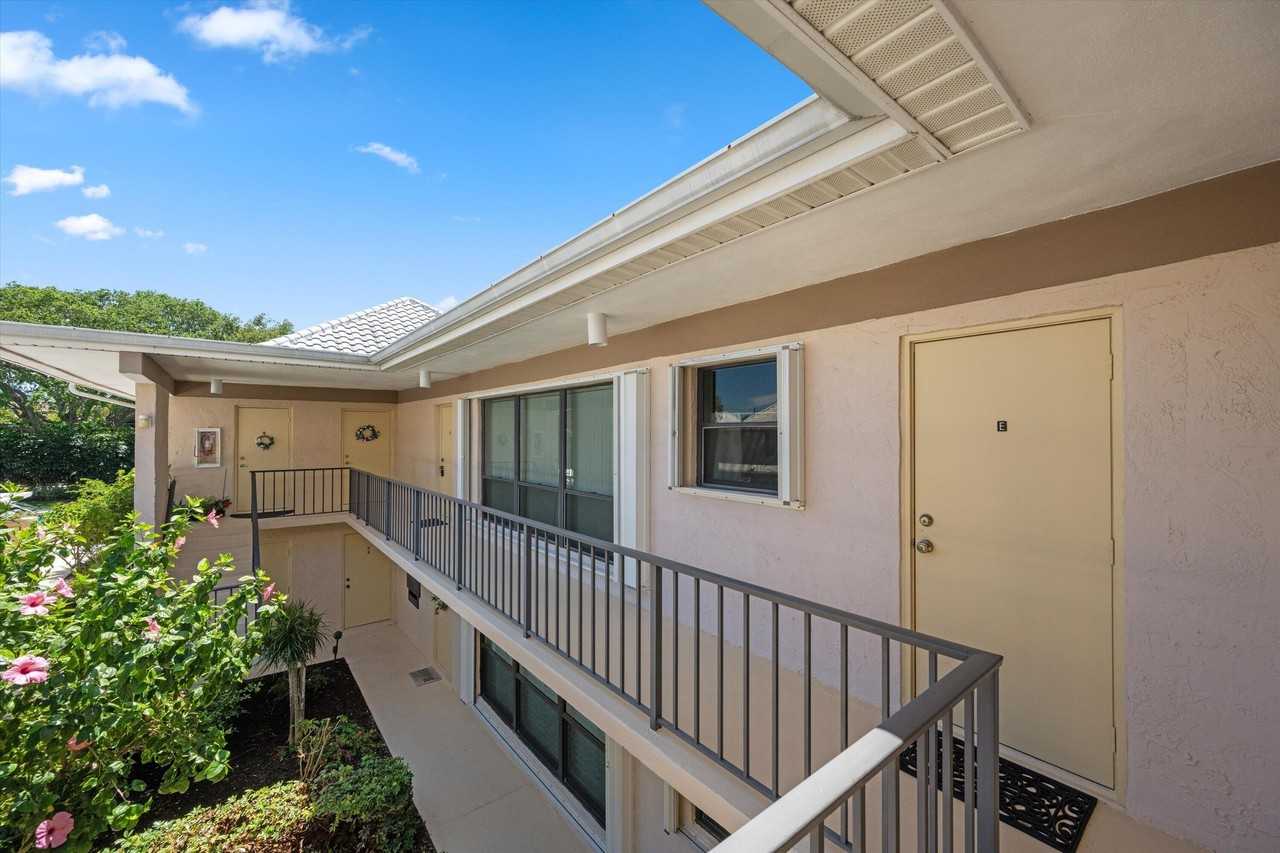 16 Turtle Creek Dr #E - Photo 6 of 50