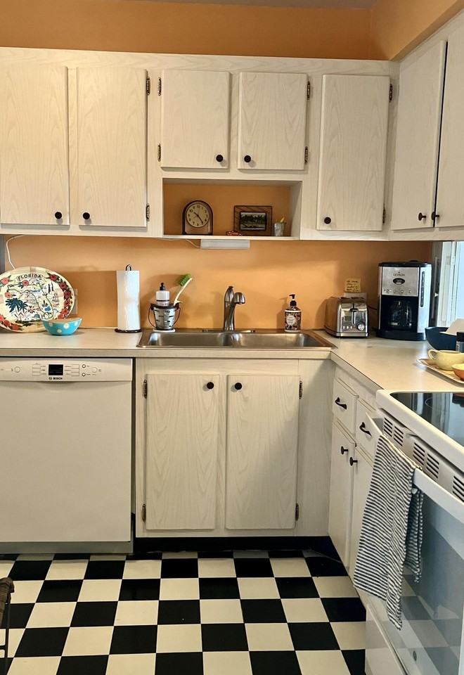 4254 Deste Ct #305 - Photo 6 of 13