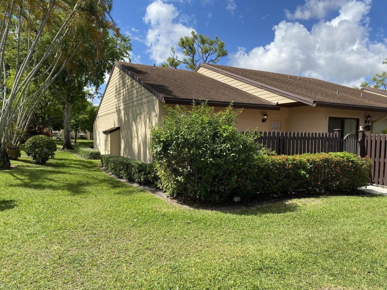 604 Sea Pine Way #A - Photo 3 of 37