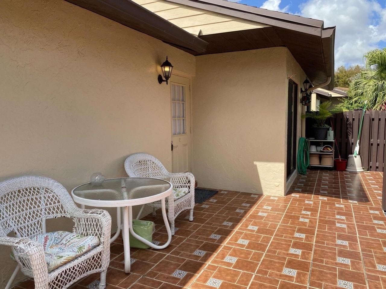 604 Sea Pine Way #A - Photo 5 of 37