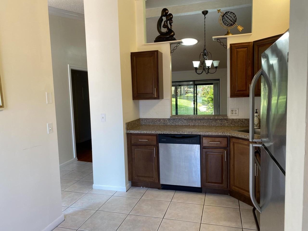 604 Sea Pine Way #A - Photo 6 of 37