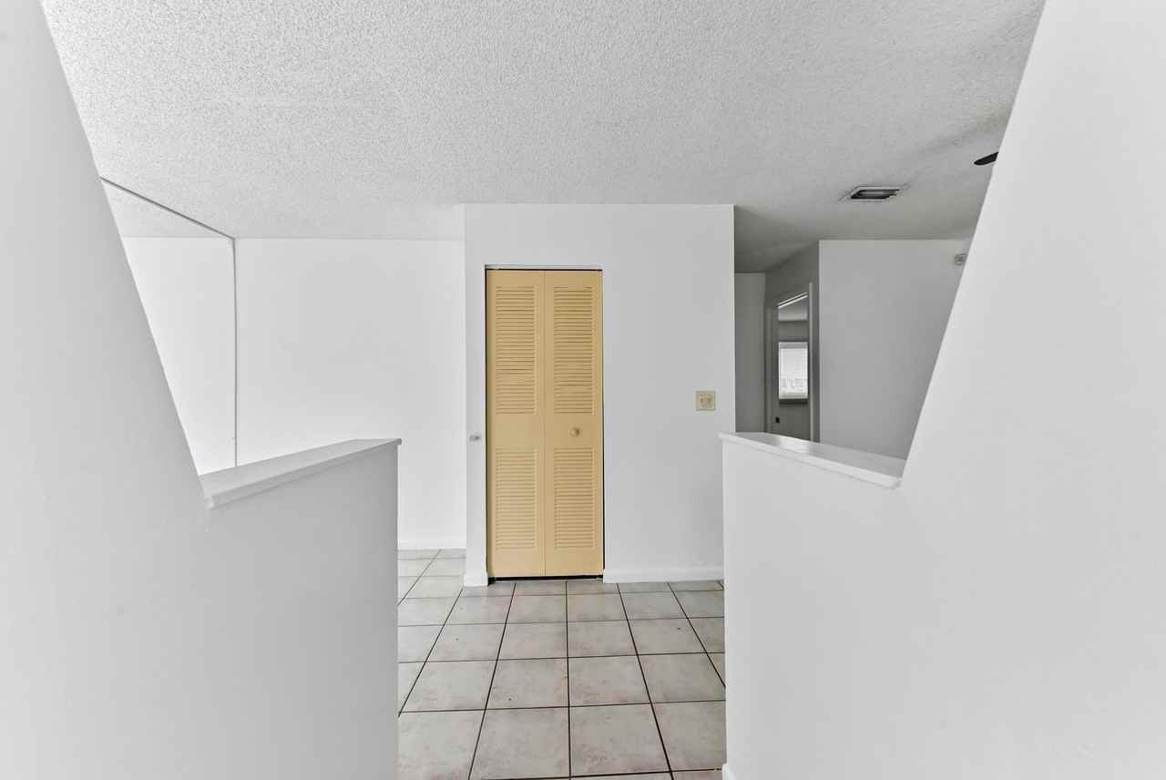 12467 Westhampton Cir - Photo 4 of 21