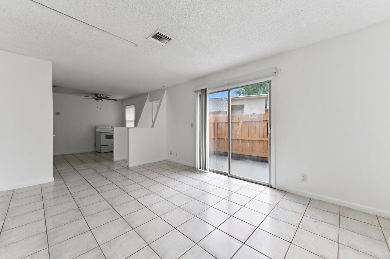 12467 Westhampton Cir - Photo 5 of 21