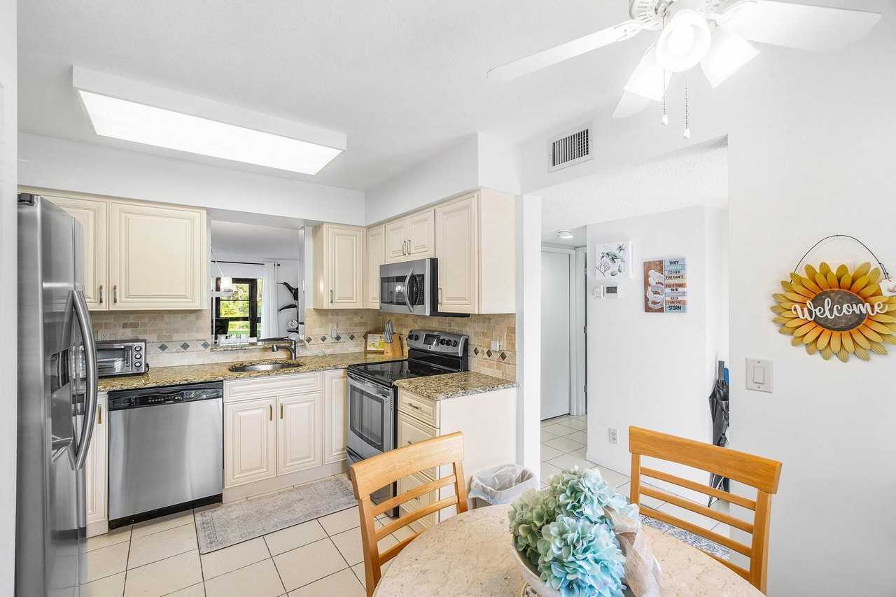 7321 Amberly Ln #108 - Photo 3 of 19