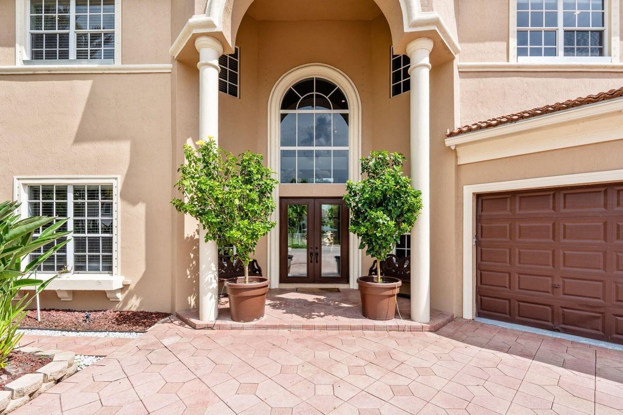 12442 Equine Ln - Photo 2 of 50