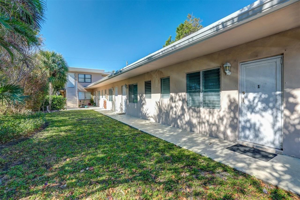 4609 Bougainvilla Dr - Photo 3 of 44