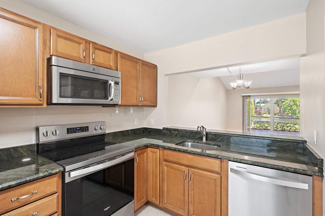 174 Pinewood Ct - Photo 5 of 26