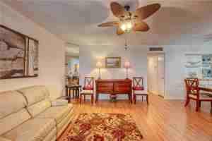 featured image of 2400 Ne 10th St #204