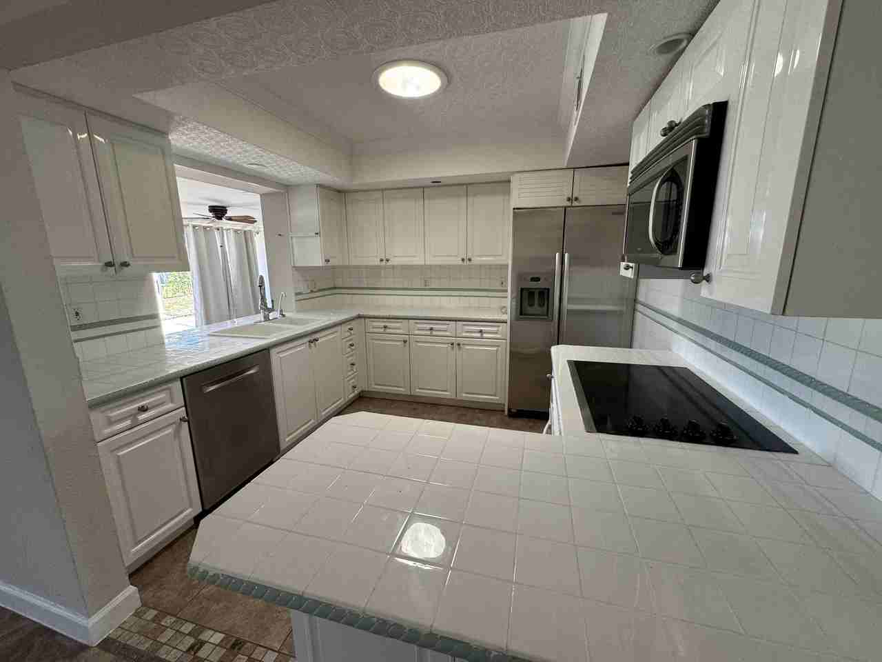 349 Ne 31st St - Photo 4 of 14